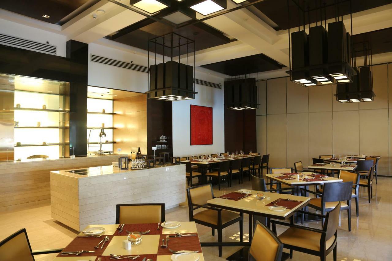 فندق تريدنت أغرا آغْرا المظهر الخارجي الصورة The restaurant