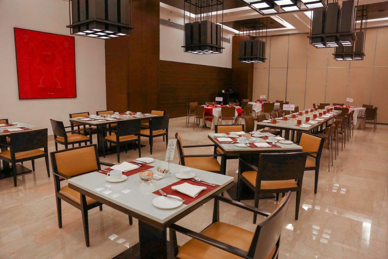 فندق تريدنت أغرا آغْرا المظهر الخارجي الصورة The restaurant