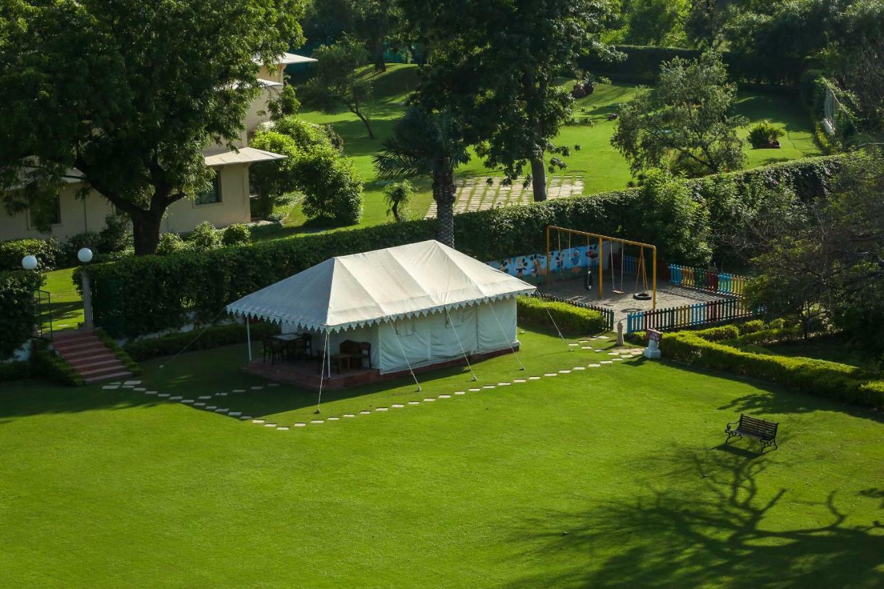 فندق تريدنت أغرا آغْرا المظهر الخارجي الصورة The lawns of the Taj Bengal